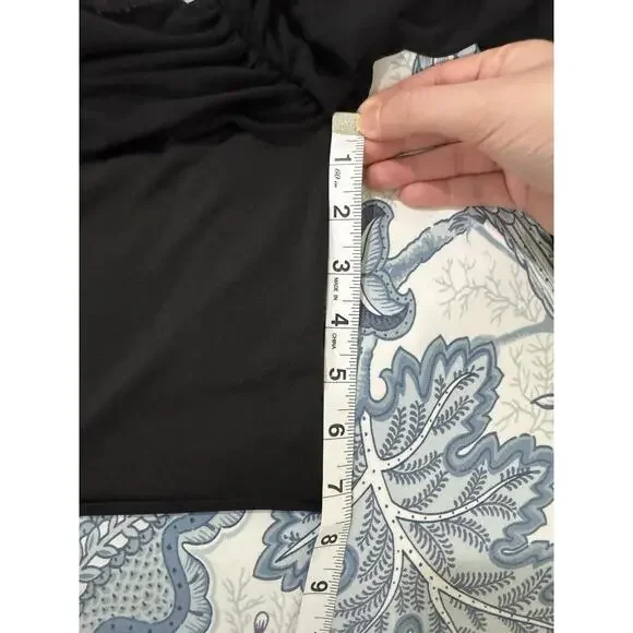 NWT Urban Outfitters Bella Black Cold Shoulder Cropped Top- Size Medium - Picture 8 of 9